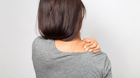 patient requiring shoulder pain treatment in Sacramento