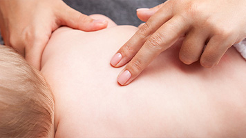 patient getting pediatric chiropractic in Sacramento, CA